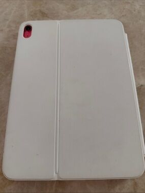 Apple Version 10 with Apple Keyboard and Case